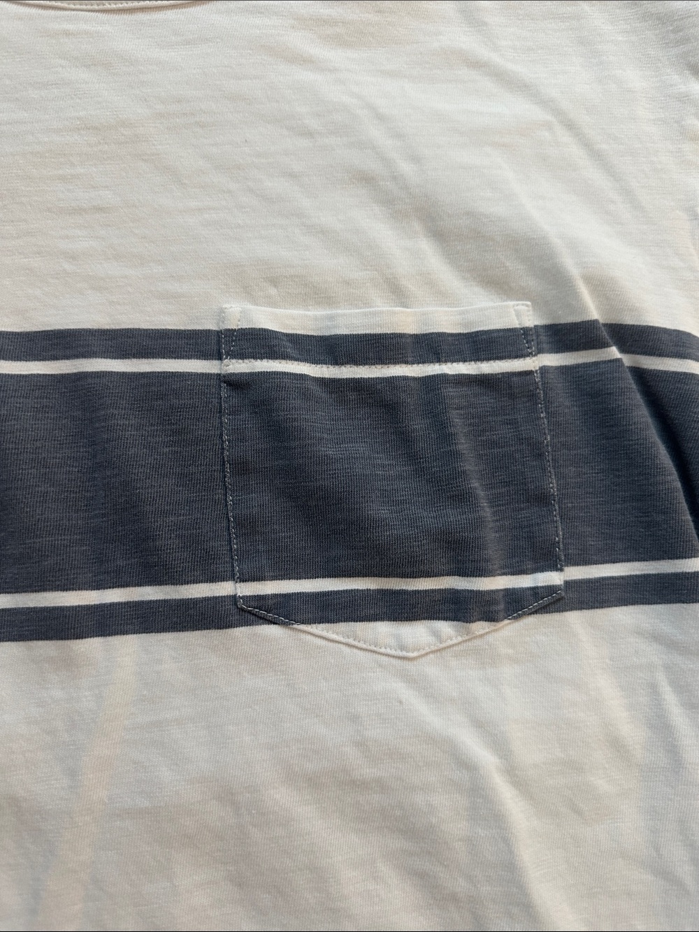 Faherty Sunwashed Pocket Tee - Picture 3 of 4